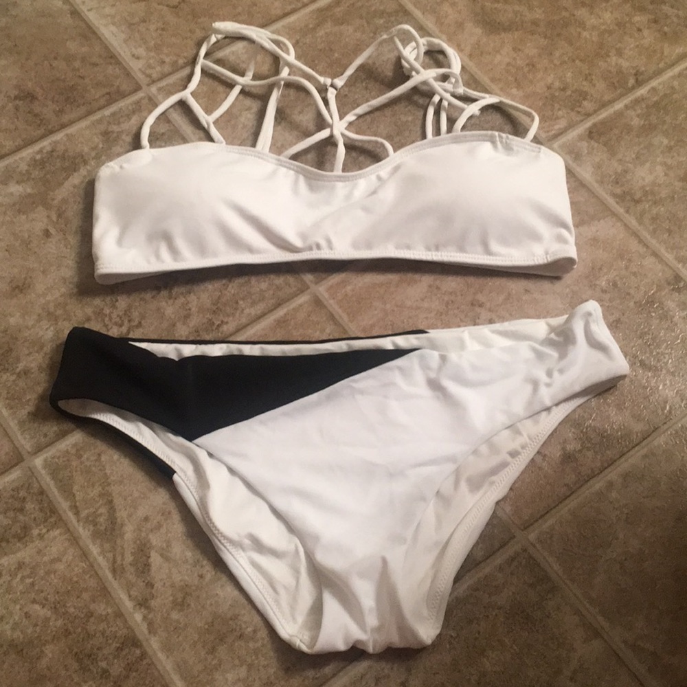 NWOT ultimate chic and sexy black and white bikini